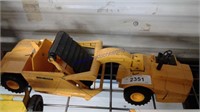JD earth conveyor toy truck