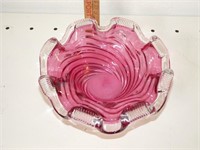 Cranberry Swirl Ruffled & Crimped Dish 8"