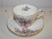 Aynsley Tea Cup & Sacuer, Blossoms