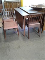 Drop-leaf table w/ 4 chairs, 42 x 28 x 30,