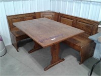 Corner bench(52Lx68L) w/ table(50.5x34.5)