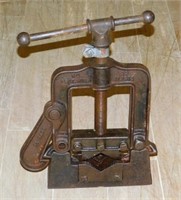 Reed Manufacturing Co. Iron Pipe Vise.