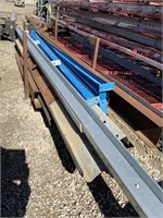 LARGE BAY OF MIXED STEEL BEAMS AND OFF CUTS