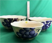 Beautiful Painted Grapes Matching Nesting Bowls