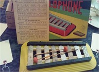 Old toy Xylophone in original box w songsheet