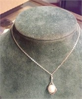 Single pearl necklace w Sterling mark