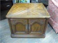 Wood End Table w Floral Design