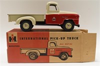 IH Eska Tru-Scale Red & White Pickup Truck w/ Box