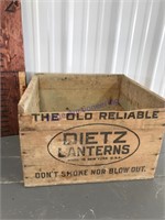 Deitz Lanterns wood box - approx 18"Lx17"W11"T