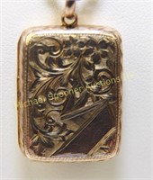9K YELLOW GOLD VICTORIAN ENGRAVED LOCKET & CHAIN