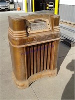 Philco wood cabinet radio, bad cord, untested,