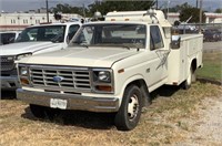 1985 Ford F-350 Regular Cab Utility Bed 2WD *INOP*