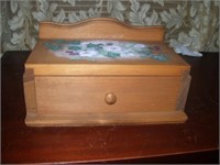 WOOD BOX - PULL OUT DRAWER WITH CANDLES