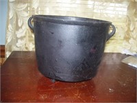 SMALL CAST IRON POT  --- CRACK IN BOTTOM