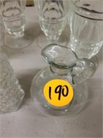 MISC. GLASS LOT : 4 SUNDAE GLASSES AND 2 CRUETS -