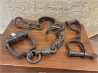 2 PAIRS OF SHACKLES
