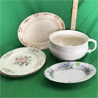 Very Pretty Vintage Serving Platters / Bowl