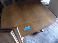Vintage dining table w/ 3 leaves AS IS