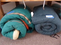 2 sleeping bags & mat
