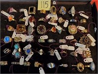 115 - TRAY OF COSTUME JEWELRY RINGS
