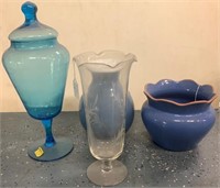 136 - LOT OF 4 BLUE PIECES - SEE PICTURES