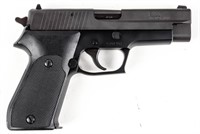Gun Sig Sauer P220 Semi Auto Pistol in 45 ACP