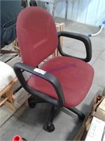 Rolling office chair (red)
