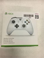 XBOX WIRELESS CONTROLLER (MISSING BATTERY COVER)