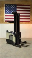 Crown RR5200 Electric Reach Forklift-
