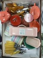 Box Lot of assorted plastic kitchenware