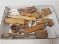 Vintage Disney kitchen utensils, etc
