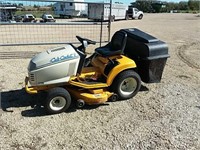 Cub Cadet 2186 mower with bagger
