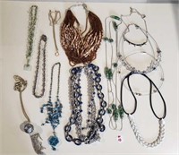 12 pieces costume jewelry
