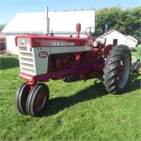 1961 Farmall 460 gas, NF, 2pt