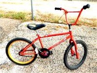 Red Magna Youth Bicycle  (18-01150)