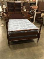 Full-size 4-Post Bed