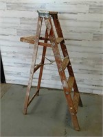5 Ft Wood Ladder