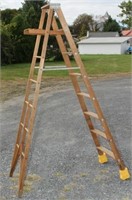 8' wooden step ladder with feet protectors