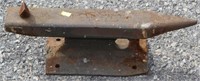 16" long railroad rail anvil with hardy