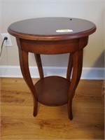 SMALL ROUND END TABLE