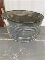 Round galvanized washtub (planter)