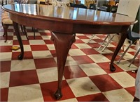 Big beautiful mahogany dining table paw feet