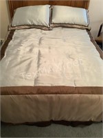 Queen Bed Comforter, Shams and Sheets