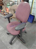 Office chair (red)