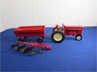 Die Cast ERTL International Tractor w/Trailer &