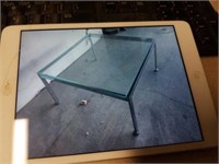 Glass table 30 x 30 approximately