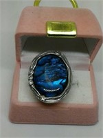 Isreal 925 silver ring. Could be mother of pearl.