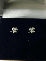 Sterling silver shamrock earrings sugg ret $29