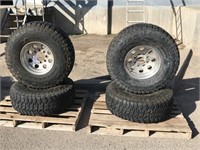 4pc 37inch x 12.5 R16.5 Tires and Rims