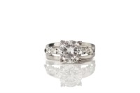 GOLD & DIAMOND SOLITAIRE RING